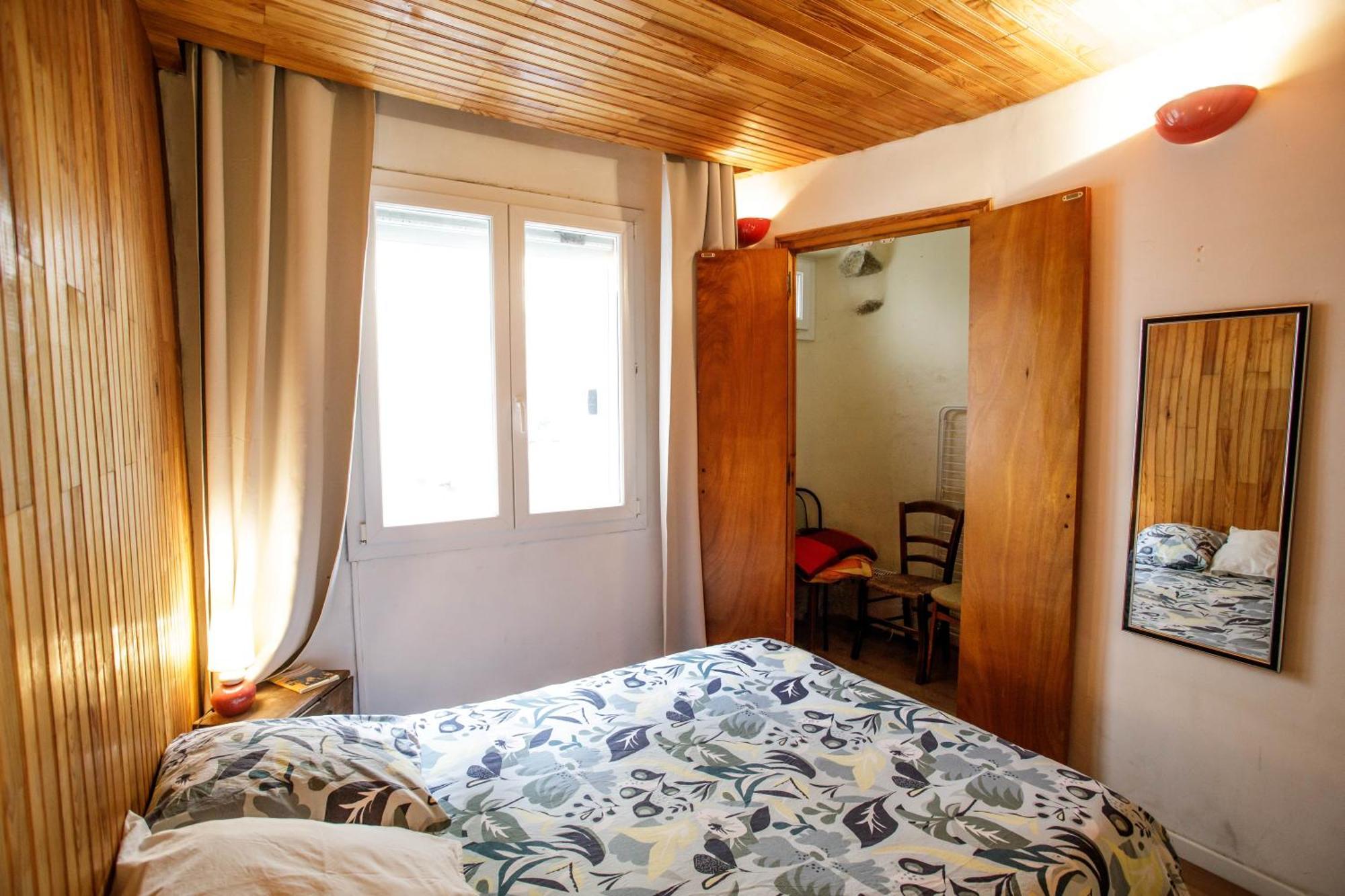 Gite Rue Tranquille Padern Экстерьер фото